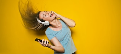 铁粉聚集地社区内球迷热烈讨论赛事场景