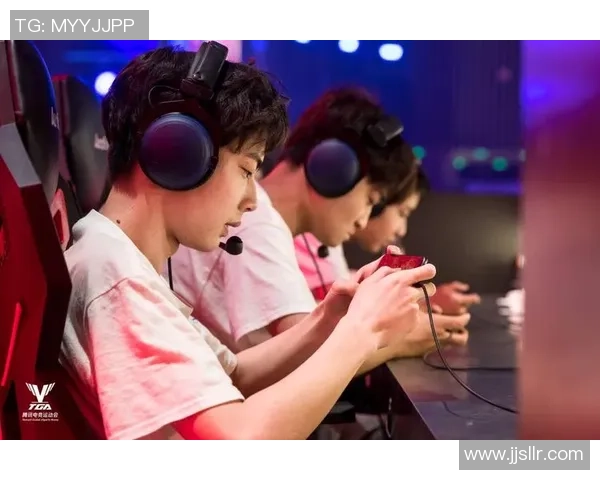 王者荣耀战术深度解析：FPX战队的策略与团队配合探讨