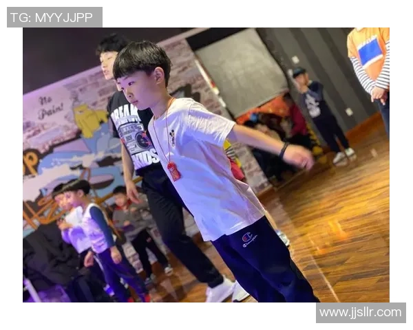 街舞战术解析：西安街舞队的战斗策略与组织结构探讨